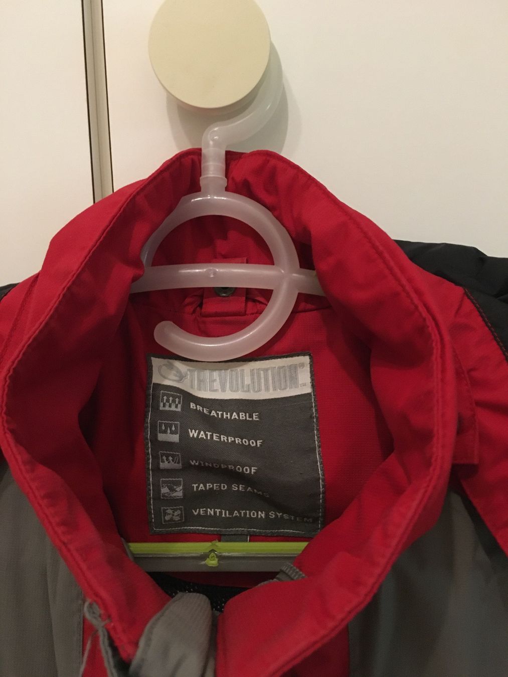 Trevolution Giacche: Neuwertige Herbst Jacke – Nuovo (secondo la descrizione) da Lausen venduto da tiguan07 1