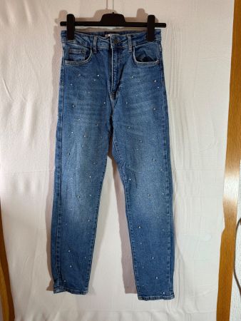 Stradivarius Mom Jeans mit Strasssteinen Gr. 36