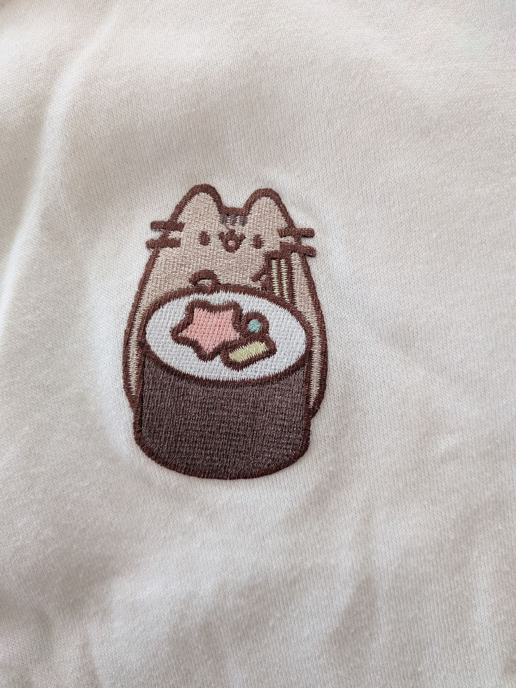 Maglioni & Felpe: Pusheen Sushi Pulli – Nuovo (secondo la descrizione) da Adliswil venduto da agn_lt5j 1