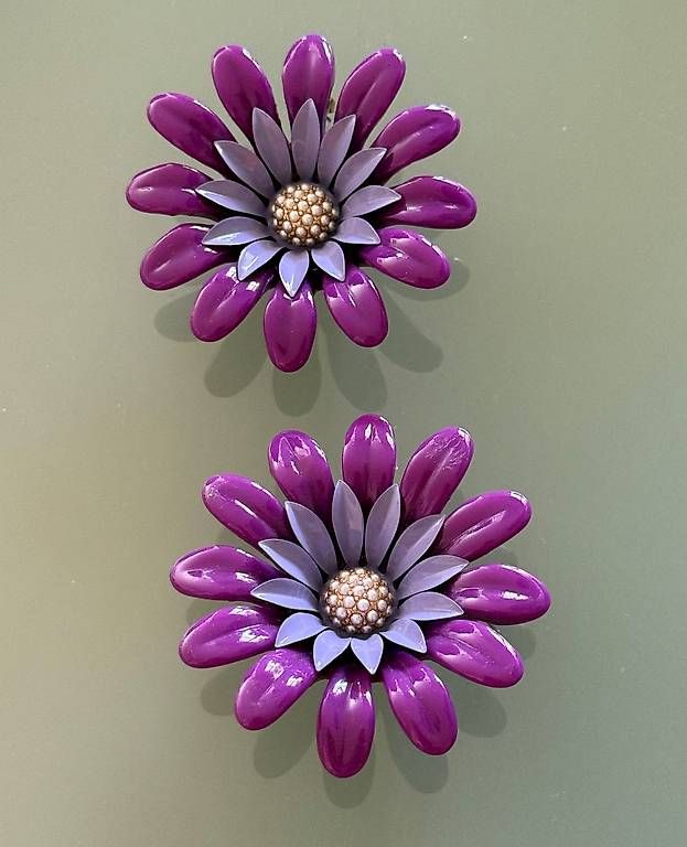 Boucles d'oreille: Oversized Ohrstecker "Flowers" von Essentiel Antwerp – D'occasion à Adliswil par Taxiqueen34