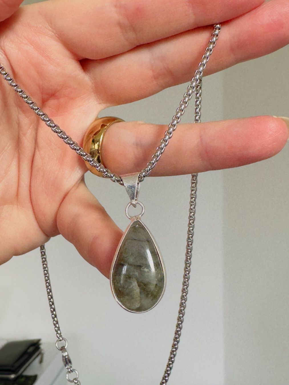Catenine: Fashionable labradorite necklace – Nuovo e nell'imballaggio originale da Genève venduto da AGBERG 2