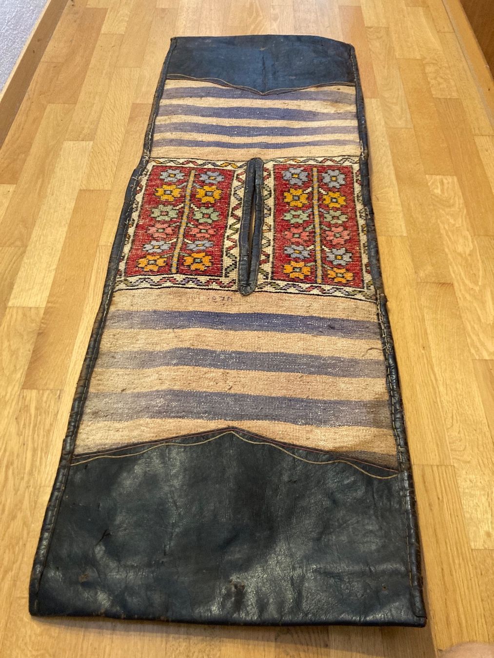 Tappeti: Wandteppich, antike Satteltasche, ca. 45x125 cm – Usato da Domat/Ems venduto da Stein_und_Holzbruch 4