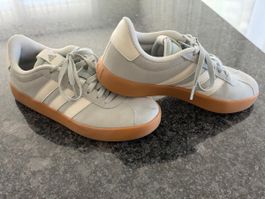 Adidas Sneaker hellgrau/blau Grösse 40 neuwertiger Zustand
