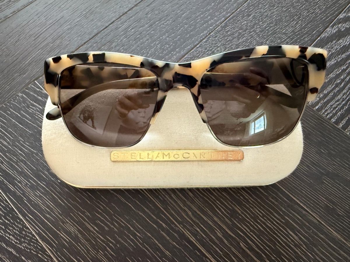 Stella McCartney Lunettes & Verres: Stella McCartney Sonnenbrille  – D'occasion à Herrliberg par Belle_noel91