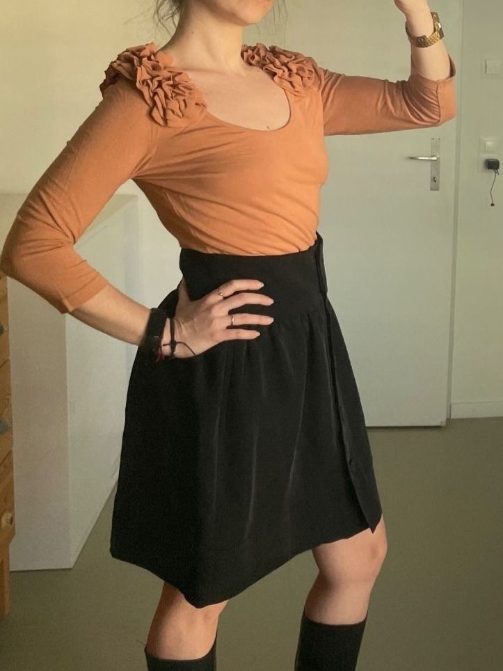 H&M Tops: Puderrosa Langarmtop/-pullover mit Schulterpolstern Gr. M – D'occasion à Zürich par AnnaSa 3