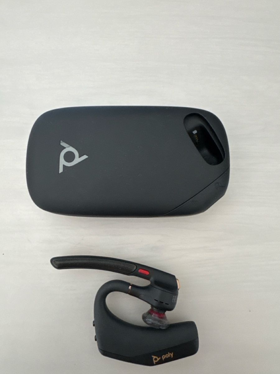 Cuffie: Poly Voyager Legend 50 UC Bluetooth headset black incl. case – Nuovo (secondo la descrizione) da Muntelier venduto da Livingstone 3