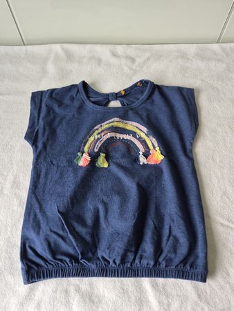 Süsses Shirt mit Regenbogen Motiv, Grösse 104