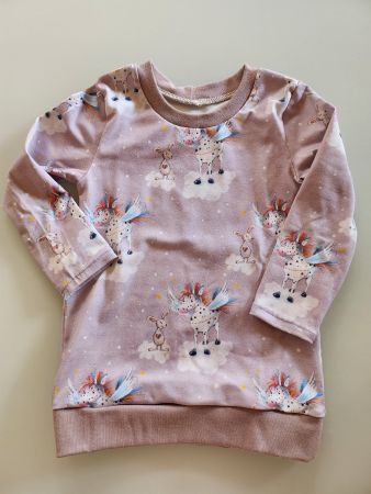 Lila Pullover mit Einhörnern und Hasen neu