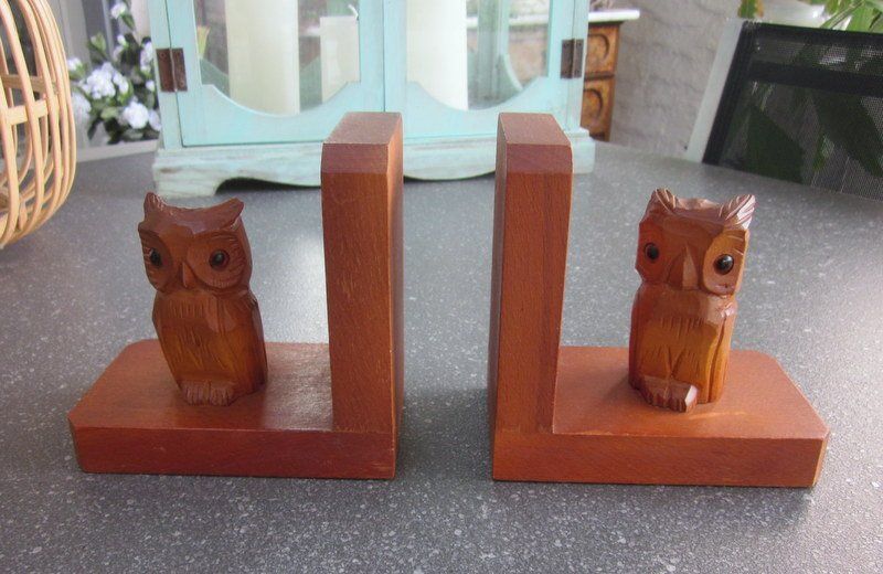 Sonstige Dekorationen & Accessoires: Vintage Buchstützen mit Eulen, Holz geschnitzt – Gebraucht aus Bischofszell von raika 1