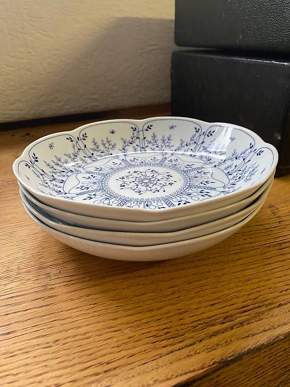 Set di piatti:  Tirschenreuth Geschirrset – Usato da Wohlen AG venduto da Floflo200 2