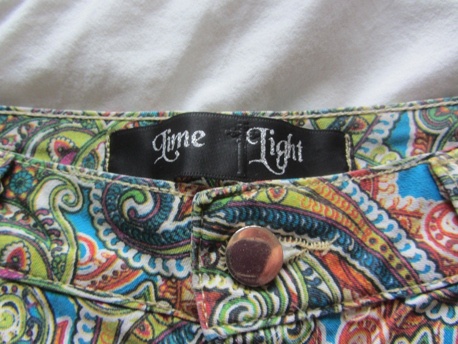 Jeans: LIME LIGHT - Jeansshorts bunt Paisley 40 – Usato da Zürich venduto da Diazaio 3