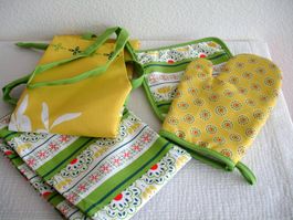 5-teilg Set: Kochschürze, 2 Tücher, Koch-Handschuh, Toplapen