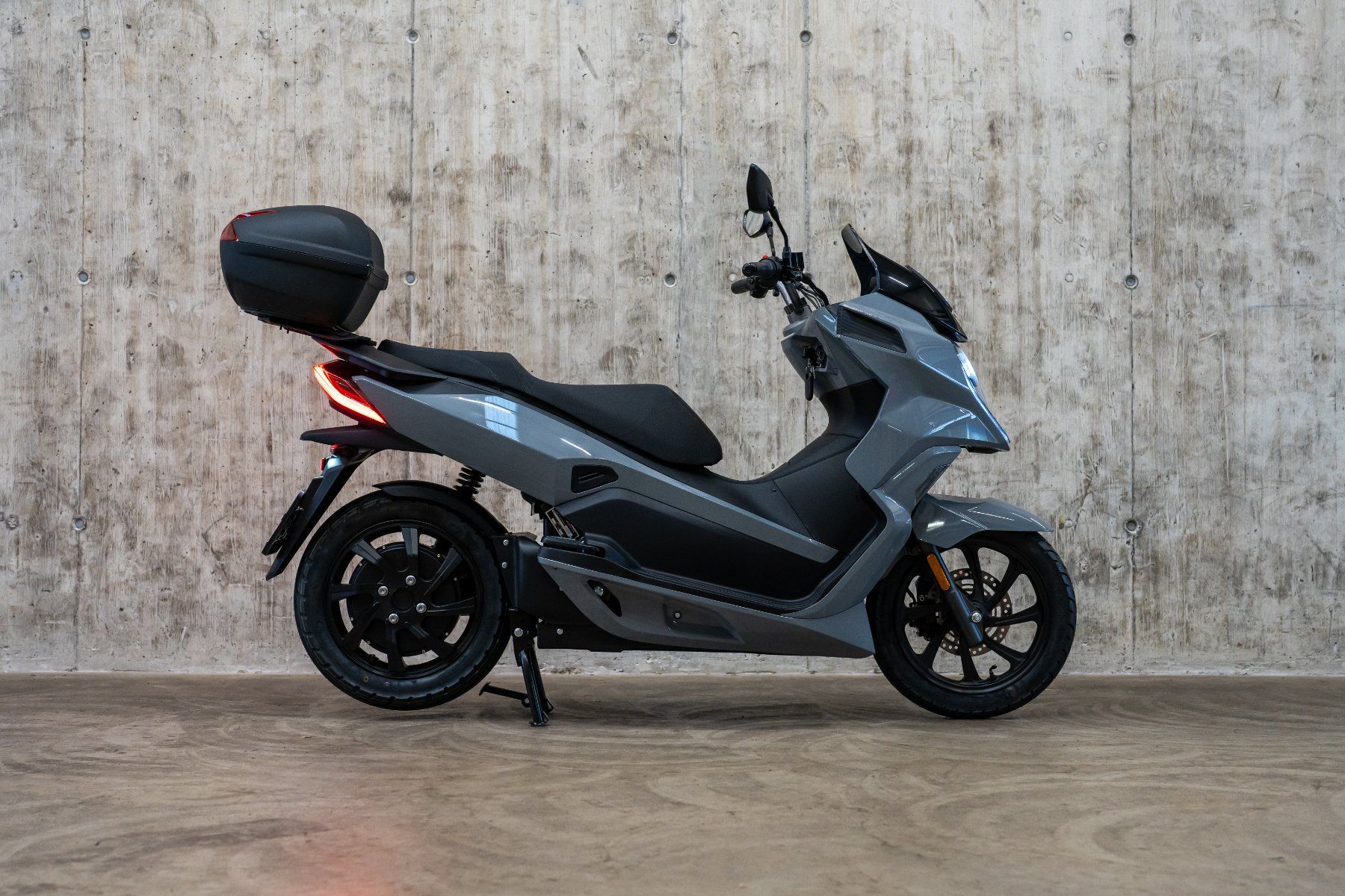 Scooter: AVERSUS Falcon E-Roller 90km/h – Nuovo (secondo la descrizione) da Oftringen venduto da AversusBikestore 1