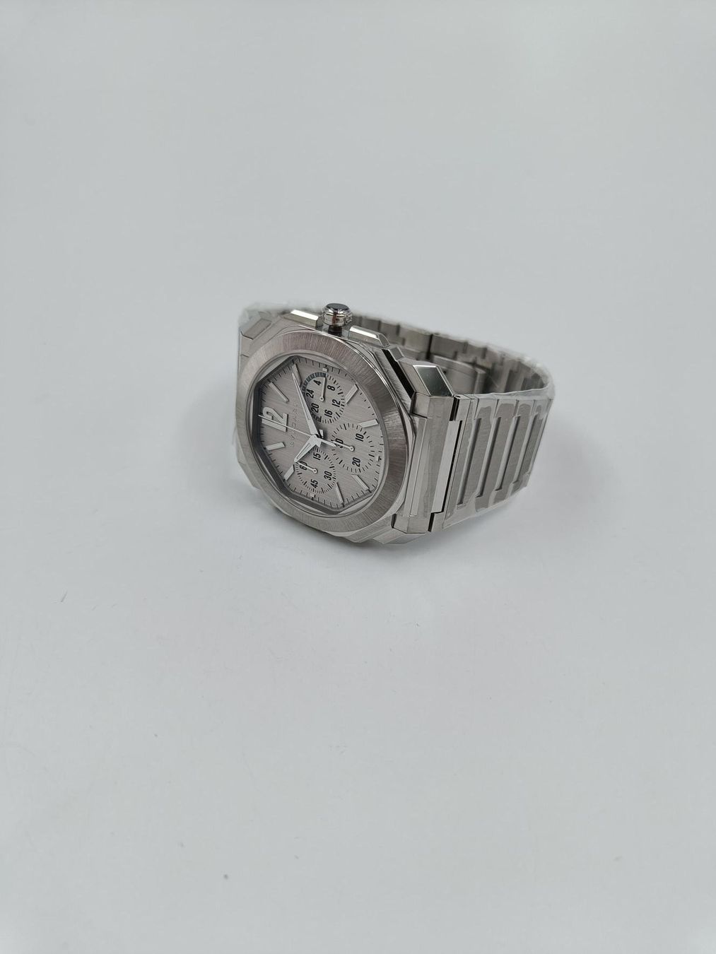 Bulgari Orologi: BVLGARI "OCTO FINISSIMO CHRONOGRAPH GMT" 43 MM – Nuovo (secondo la descrizione) da Luzern venduto da EdiGem 6