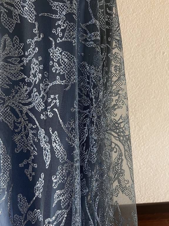 Vestiti: Abendkleid  – Usato da Winterthur venduto da Anjarys 3