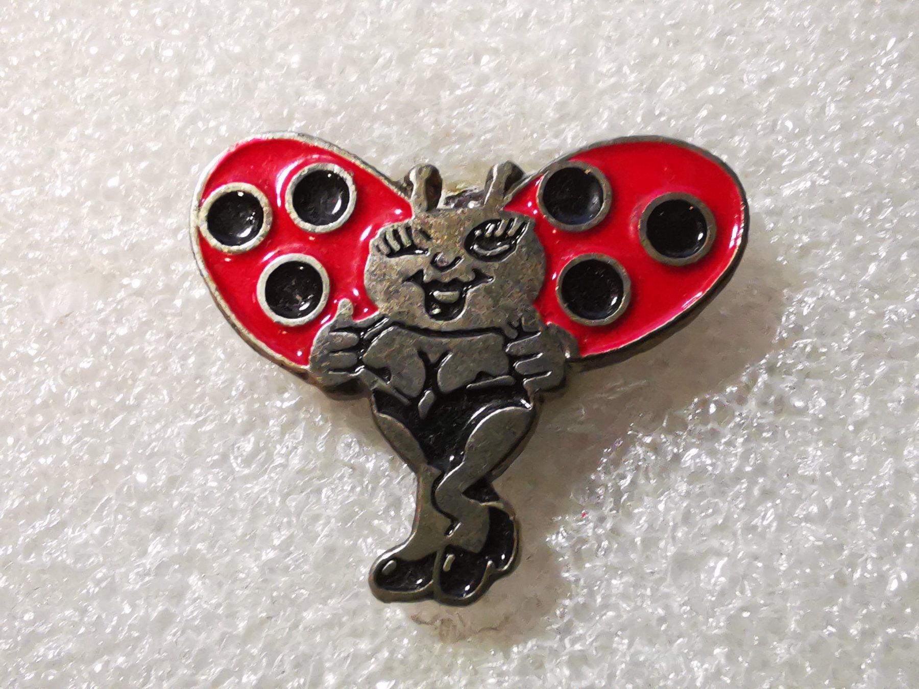 Placchette & Badge: Ansteckpin 20: Sonntagsblick – Usato da Oppligen venduto da Pin-Fall-Shop