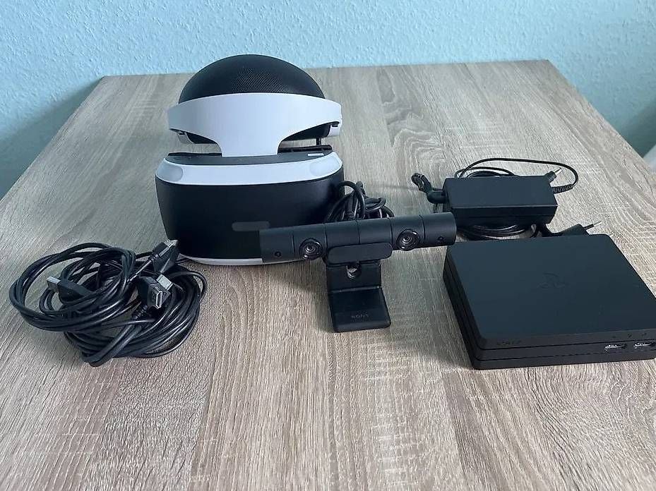 Sony Casco VR: PlayStation VR1 (PSVR) + PlayStation Camera – Usato da Horgen venduto da peterp