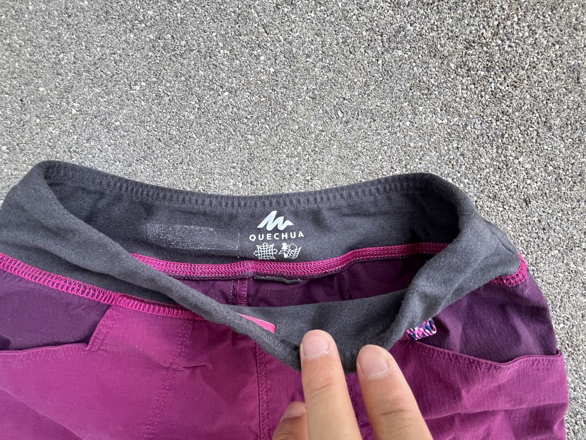 Decathlon Pantalons: 2 Shorts Décathlon taille 8-9 ans – D'occasion à Biel/Bienne par David_2012 1