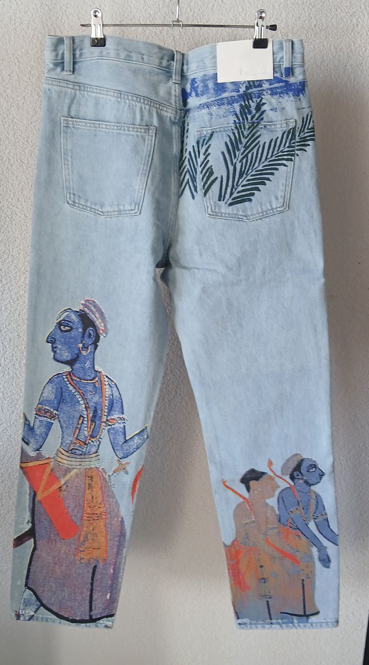 Desigual Jeans: Jean droit-blue DESIGUAL INDIA PRINT – Nuovo e nell'imballaggio originale da Tramelan venduto da Belleza82 1