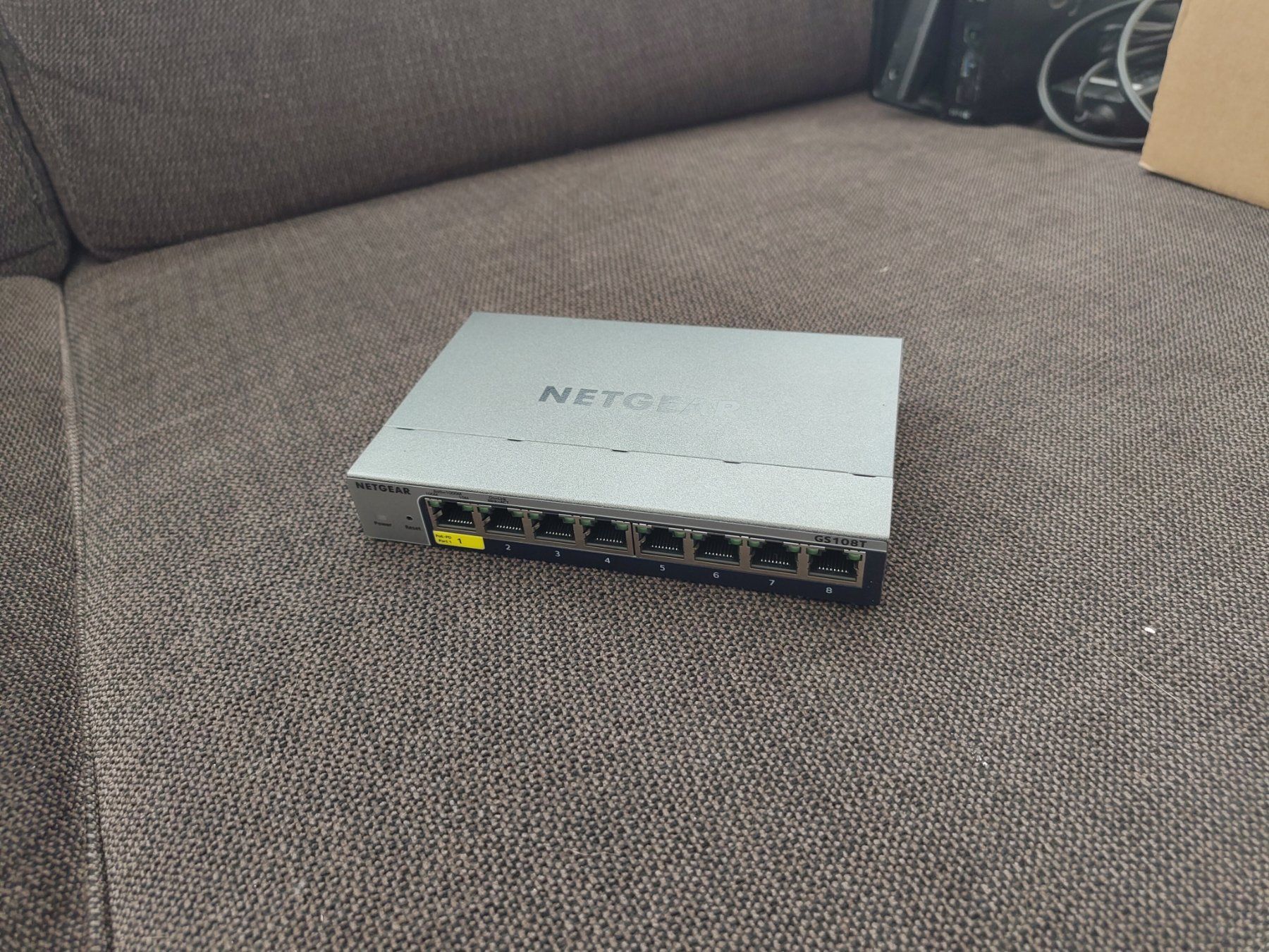 Hub & Switch: Netgear Switch GS108T – Usato da Wettingen venduto da sg8_ltt5 3