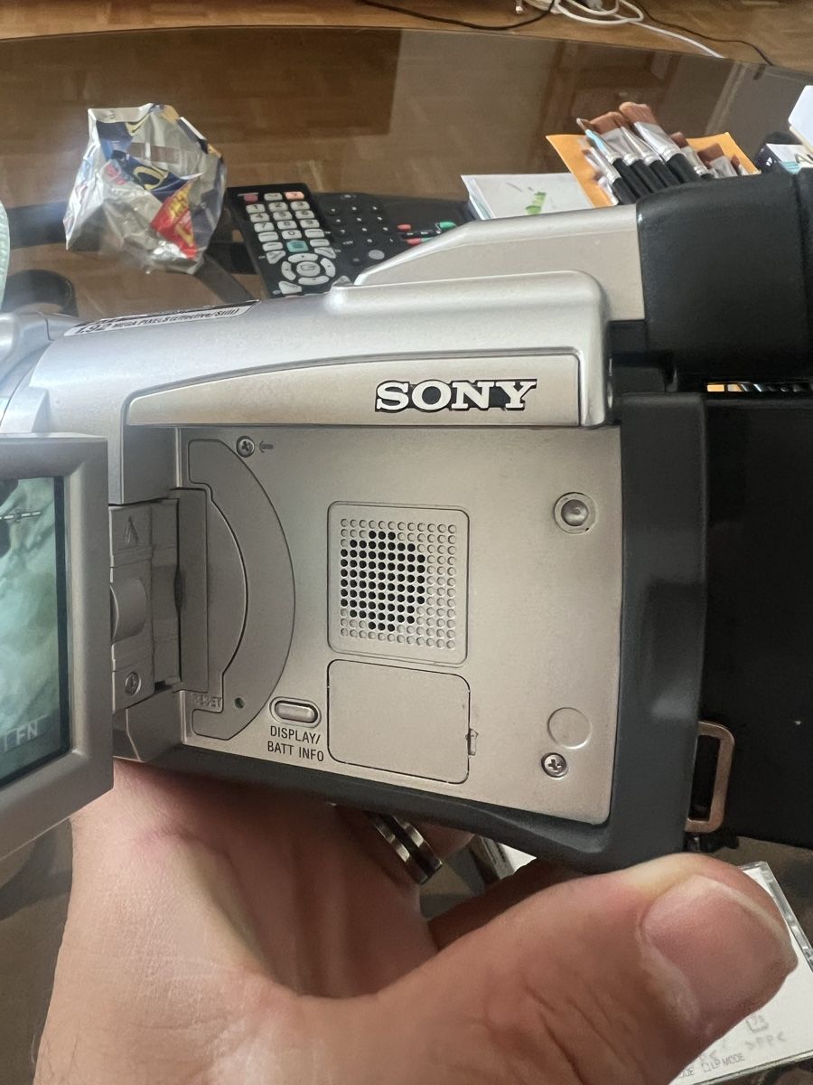 Sony Videocamere: Sony Handycam DCR-TRV60 E – Usato da Zürich venduto da jao_2bx7 4