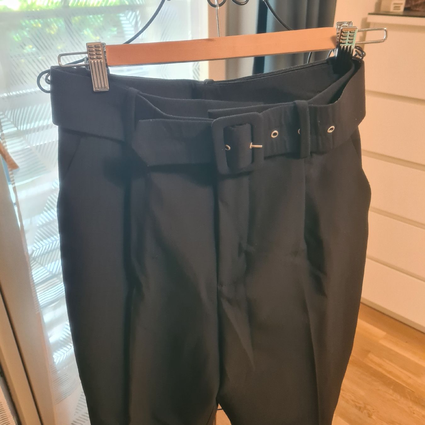 Zara Pantaloni: hose von zara gr S mit bind gürtel – Nuovo (secondo la descrizione) da zürich venduto da janjaz 1