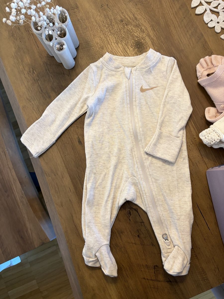 Nike Pigiama & Simili: Nike Strampler gr. 50/56 – Usato da Oberdiessbach venduto da Wiederliebe