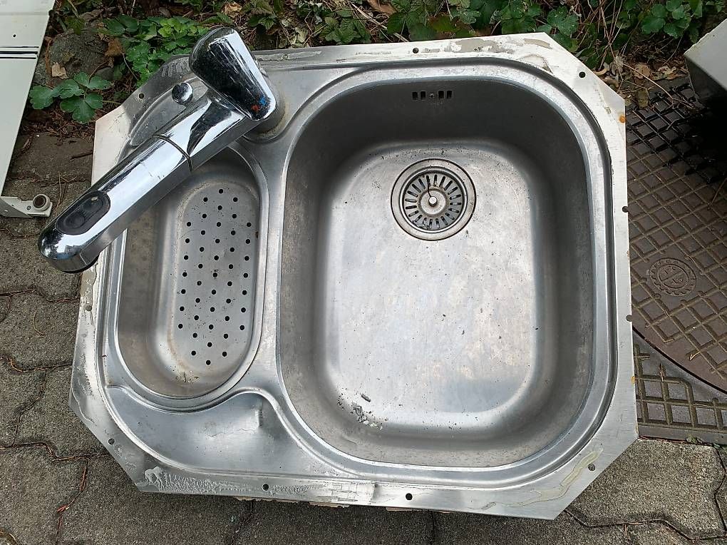 Spülbecken & Waschbecken: Küchenhahneinheit mit  Lavabo – Gebraucht aus Rickenbach Sulz von chrigel63