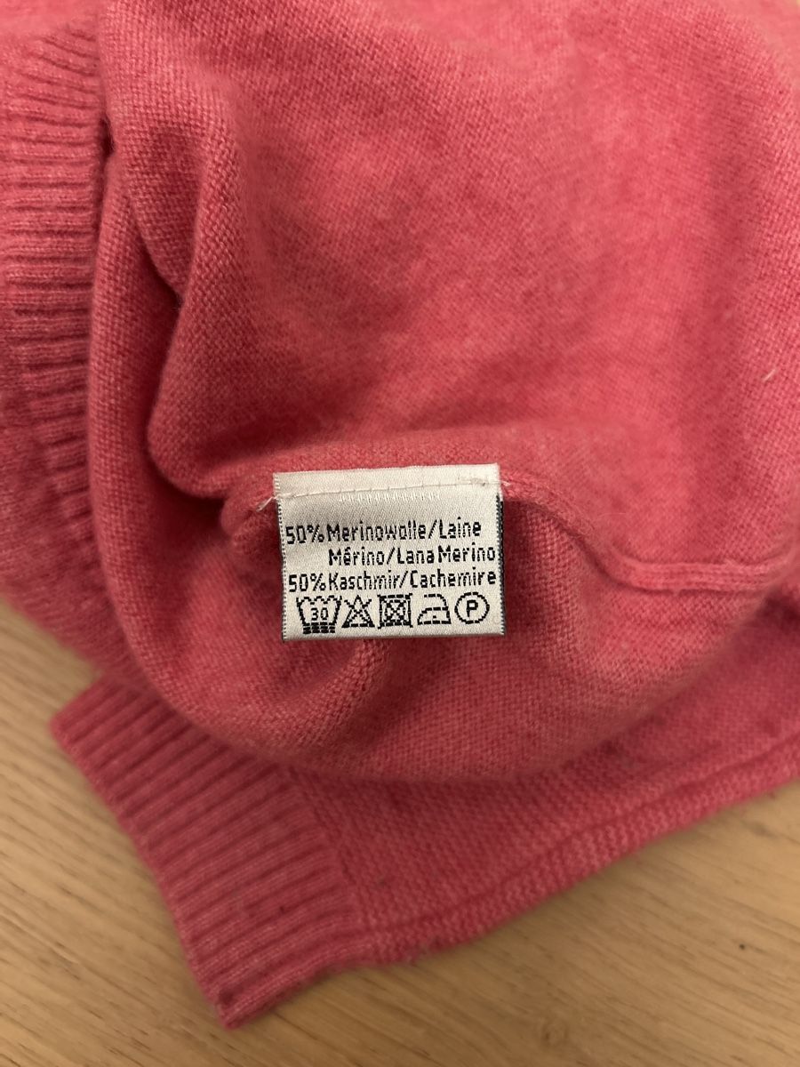 Pullover & Sweatshirts: Süsser Mädchen Pullover, Grösse 128, Rosa mit Herzen – Gebraucht aus Olten von kleinundfeinfashion 4