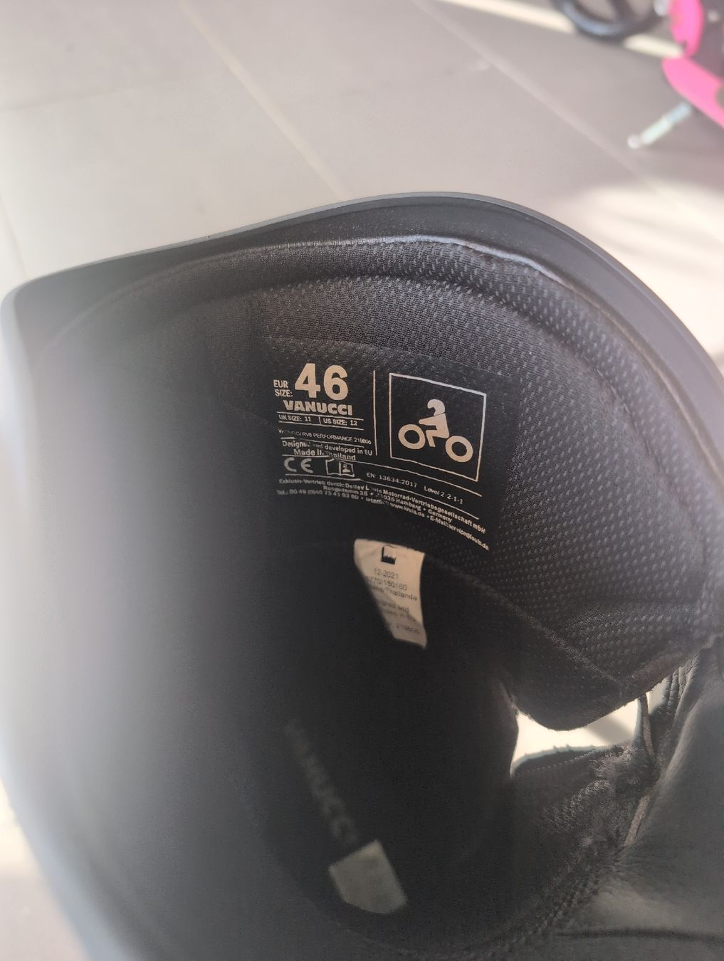 Scarpe da uomo: Motorradstiefel Grösse 46 Schwarz -Vanzcci – Usato da Mellingen venduto da Eloco 2