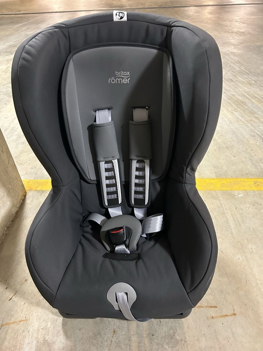 Britax Römer Seggiolini per auto: Kindersitz Britax Römer grau gebraucht – Usato da Biberist venduto da kimi2002