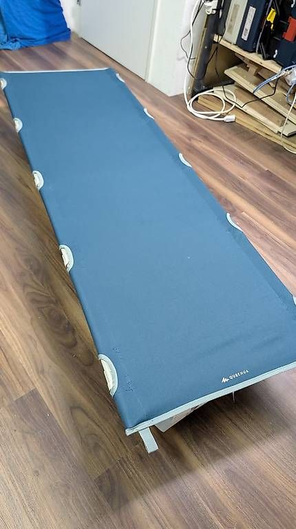 Lits: Quechua Camp Bed Basic Feldbett – D'occasion à Felsberg par EmanuSkai 1