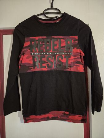C&A Jungen Shirt Gr. 134/140 schwarz rot