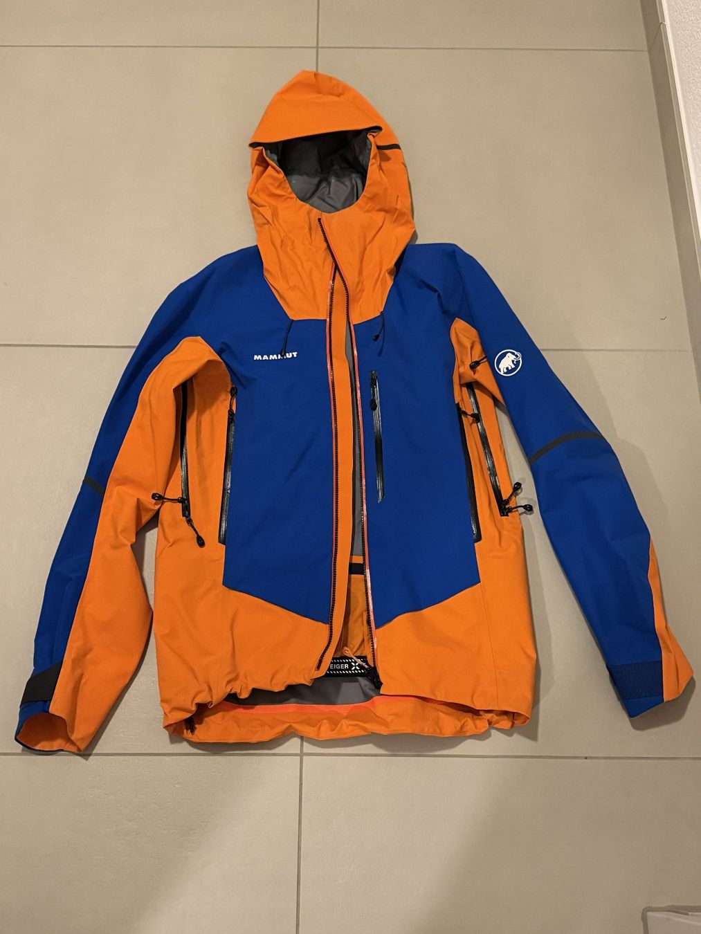Mammut Giacche: Mammut - Eiger Nordwand Pro Hardshell Hooded Jacket - SMALL – Nuovo (secondo la descrizione) da Kriens venduto da jas_wc95 9