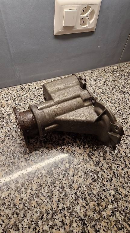 VW Tutti pezzi di ricambio auto: VW T3 Syncro Getribe Teile – Usato da Merenschwand venduto da kiliwili4 4