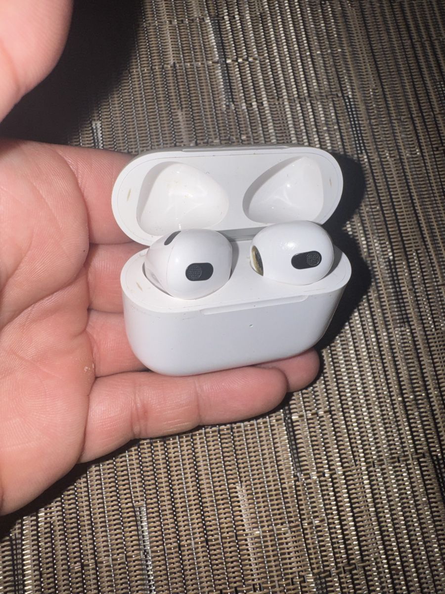 Apple Cuffie: AirPods Gen 3 - FAKE – Usato da Marly venduto da FABSIL 1