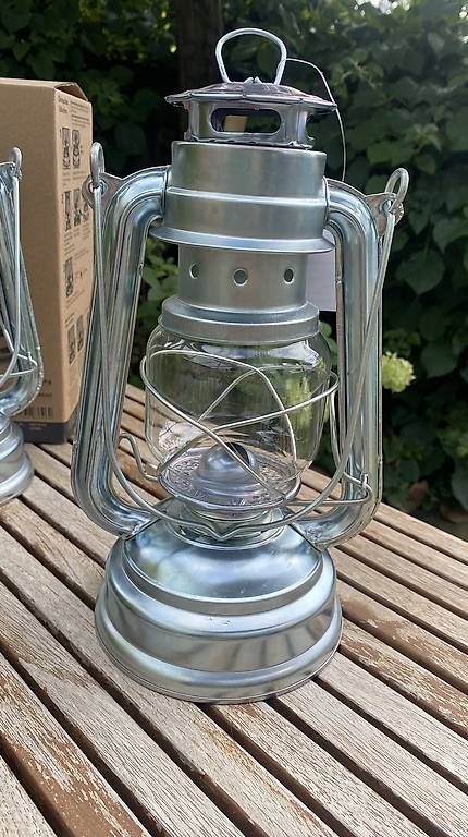 Lampes & Eclairage: Sturmlaterne mit Lampenöl, je 2 Stk, neu – D'occasion à Winterthur par Lini08 1