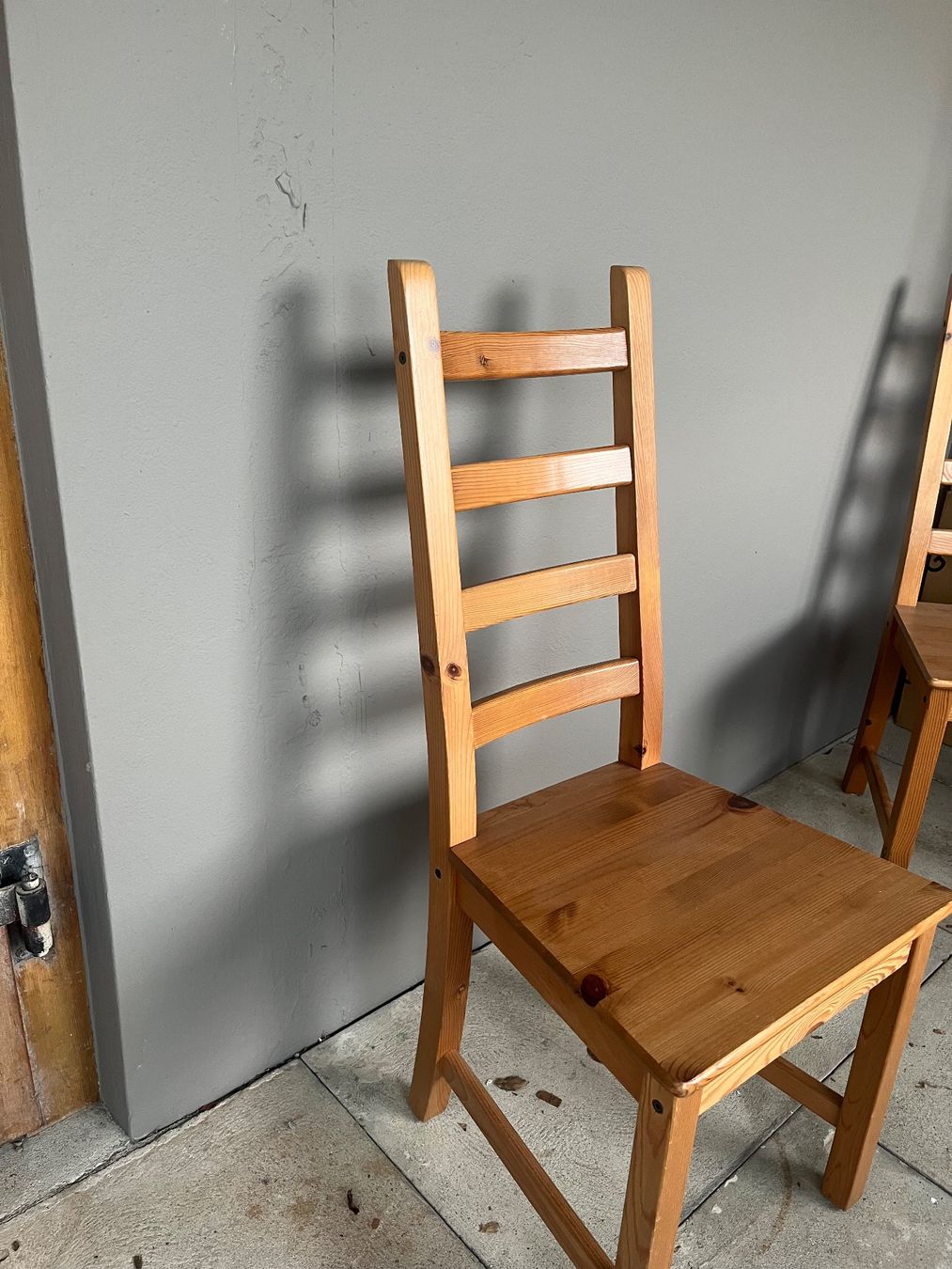 Ikea Sedie: Schlichter Massivholzstuhl – Usato da Winterthur venduto da pippilotta_p9q9 1