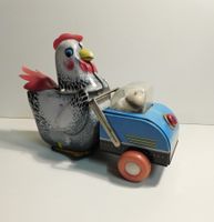 Altes gr Blechspielzeug Huhn kann Eier legen