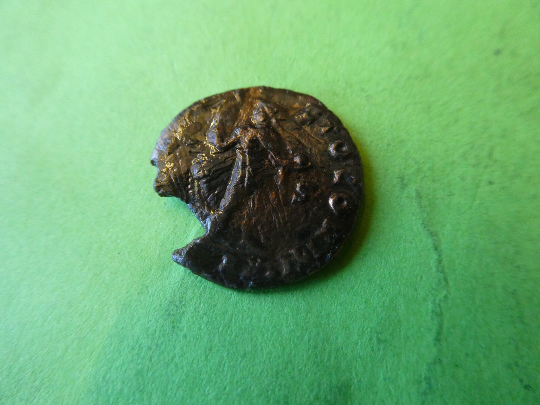 Alle Münzen: uralte  Bronzemünze    20 mm   2.52 g – Gebraucht aus Hinterforst von Rohusri 2