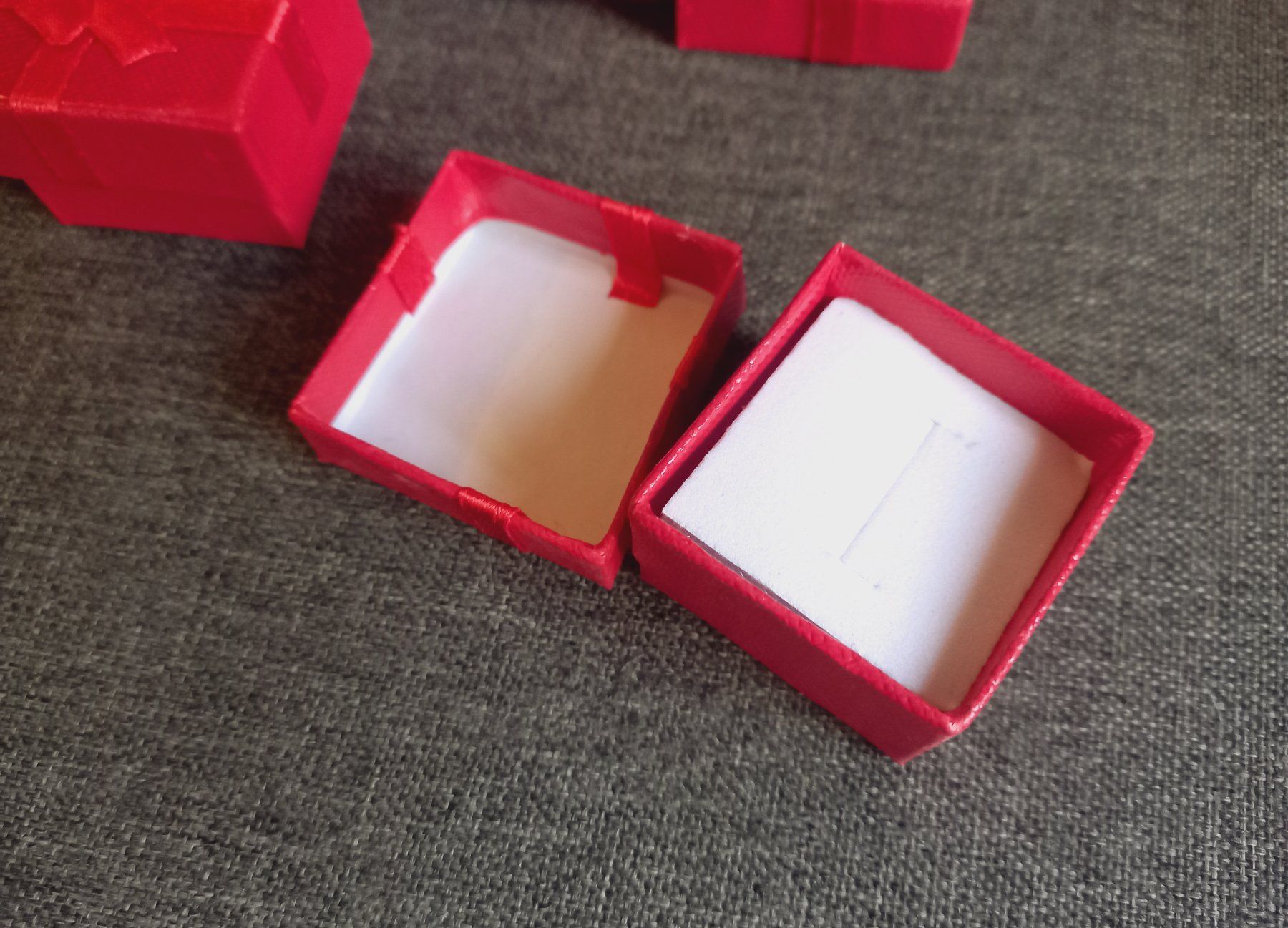 Sonstige Dekorationen & Accessoires: 45x Schachteln für Ringe - Boite pour bague – Neu und originalverpackt aus Lausanne von WATCH-WORLD 2