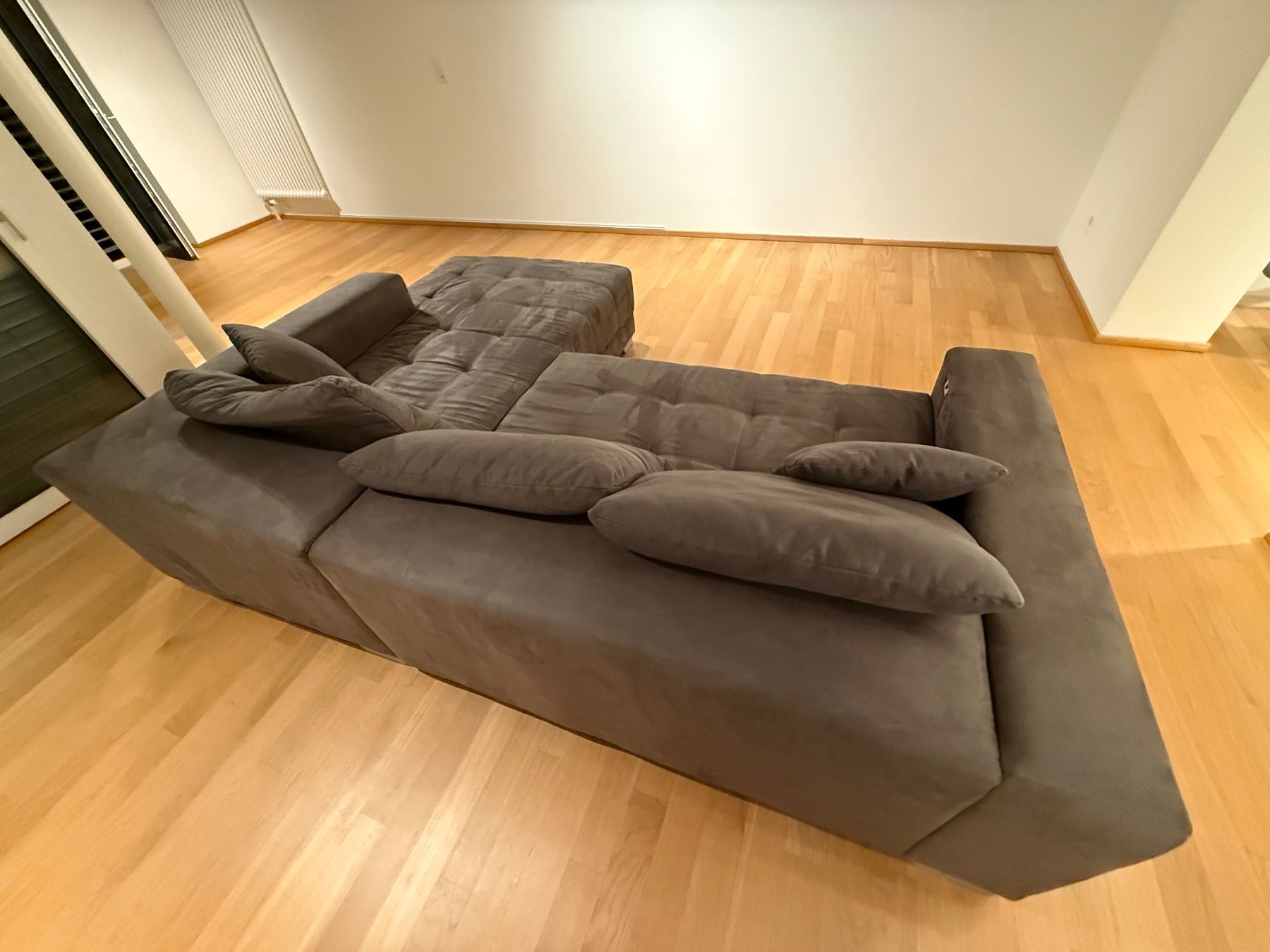 Divani: Braunes Sofa mit elektrischer Vorziehfunktion – Usato da Urdorf venduto da djadin96 8