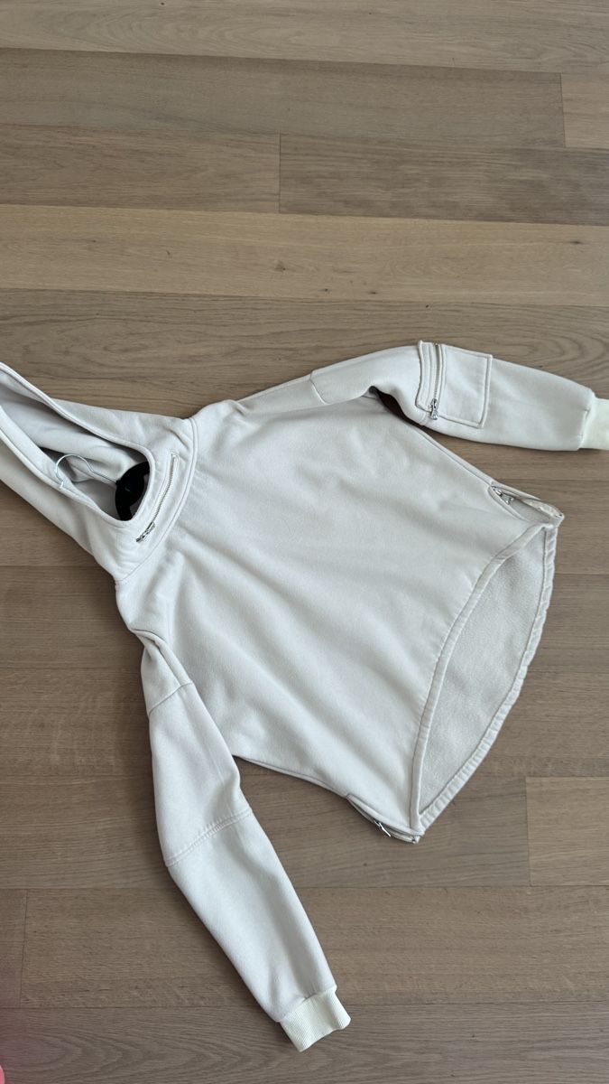 Maglioni & Felpe: Baiget Kapuzenpullover mit Zipper, Grösse M – Usato da Steinhausen venduto da inmumi 1
