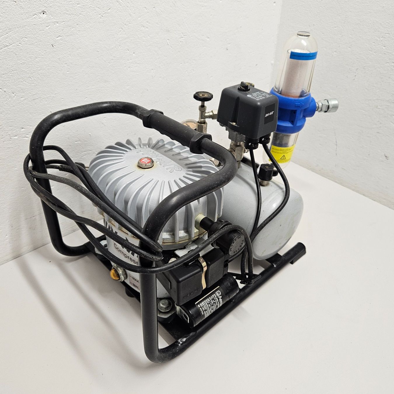 Jun-Air Compressori: Jun-Air Model 6 Kompressor – Usato da Niederdorf venduto da LeptonAG 3