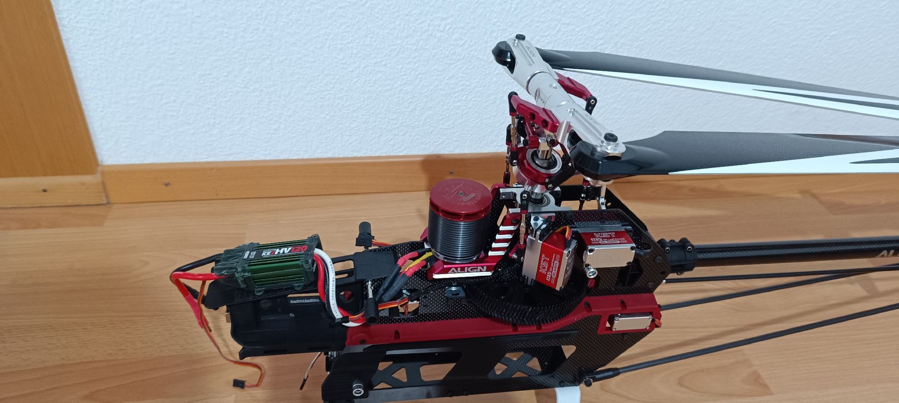 Align RC Kits de montage: Align T-Rex 700 Dominator  – D'occasion à Lausen par Trex700dfc 1