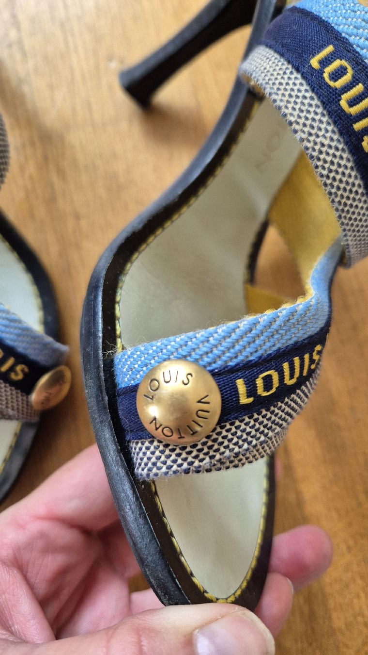 Louis Vuitton Chaussures femmes: High Heels Louis Vuitton Gr. 36.5 – D'occasion à Benglen par Janine_25 1