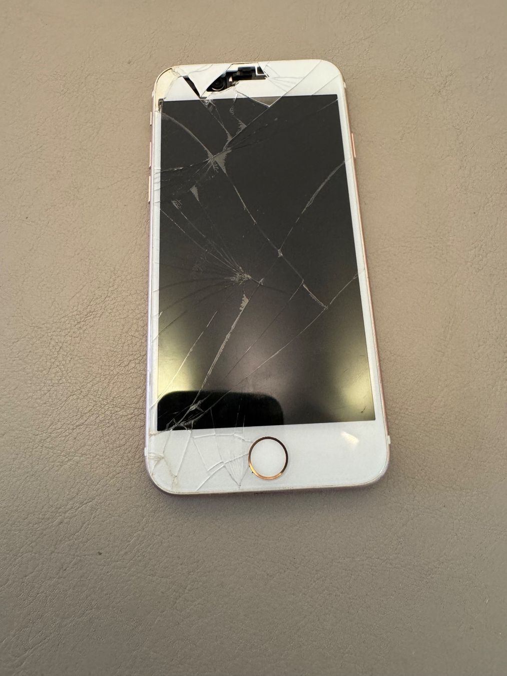 Apple Telefoni cellulari / Smartphones: IPHONE 7 – Difettoso da Adliswil venduto da Busys
