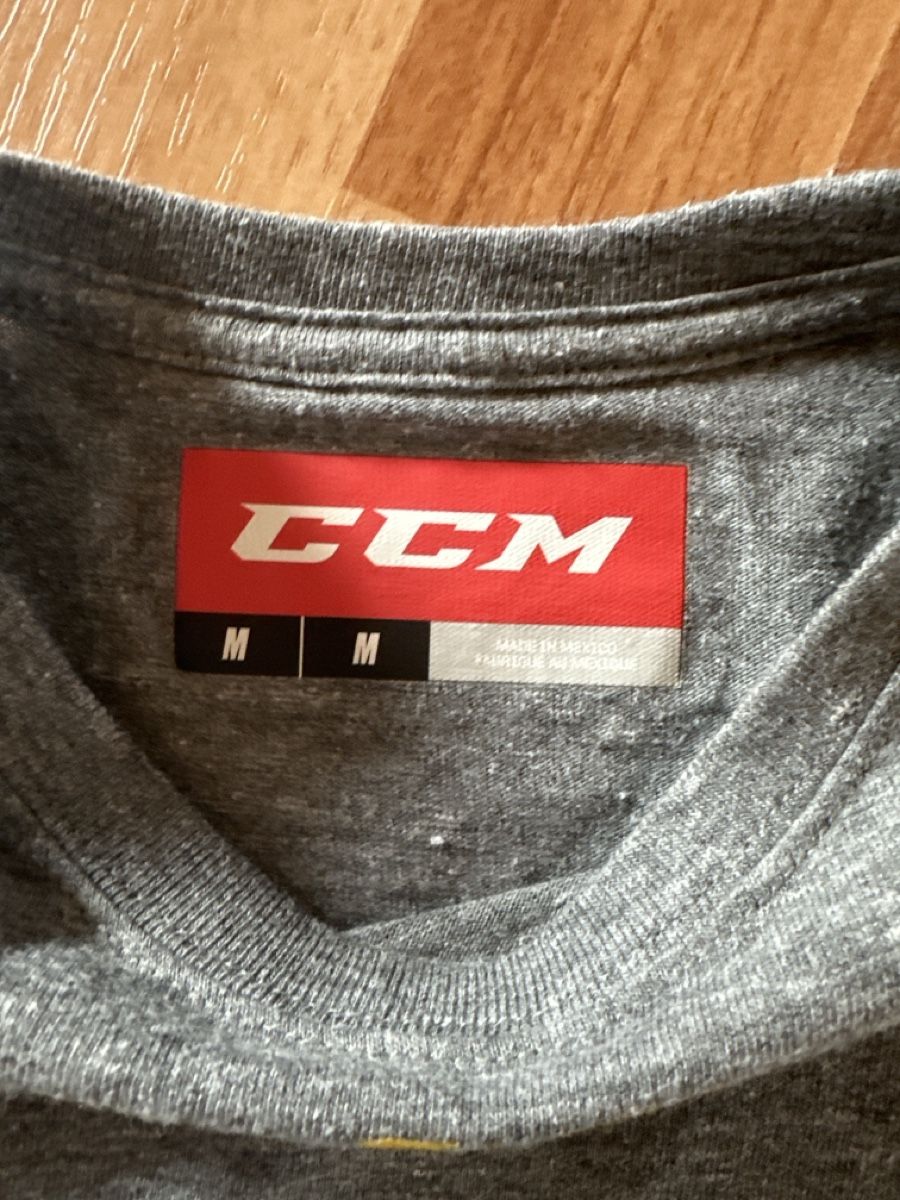 T-shirt: CCM T-Shirt, Gr. M, Grau, einf. Brustweite 46 cm – Usato da St.Gallen venduto da maierm01 1