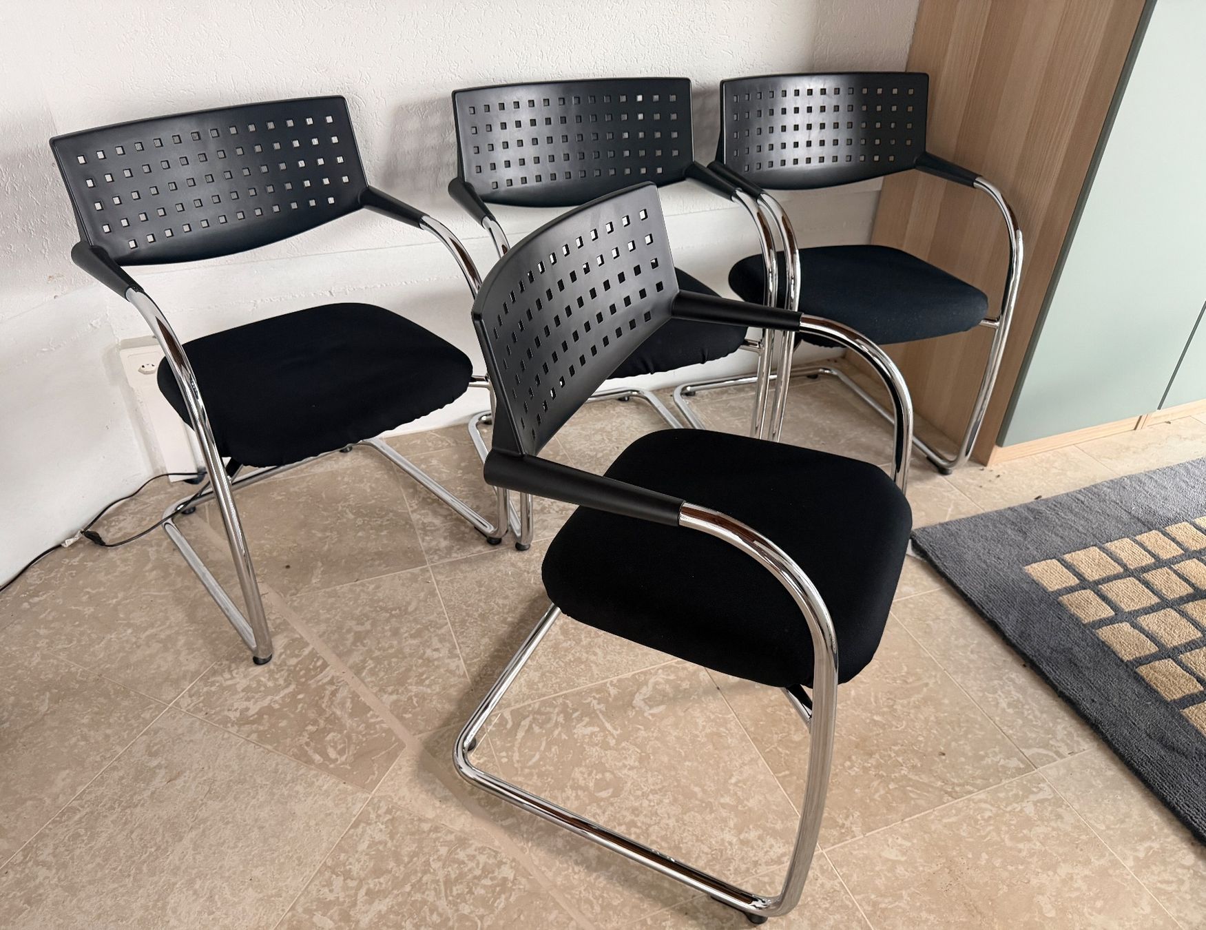 Sedie: 4 Vitra Designer-Stühle – Usato da Aedermannsdorf venduto da pat_n9hv 1