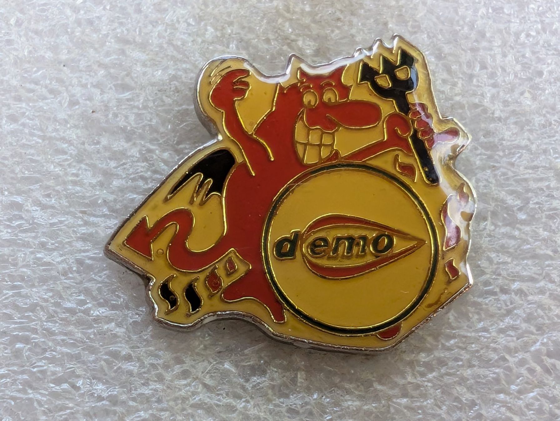 Placchette & Badge: Ansteckpin 187: Demo – Usato da Oppligen venduto da Pin-Fall-Shop